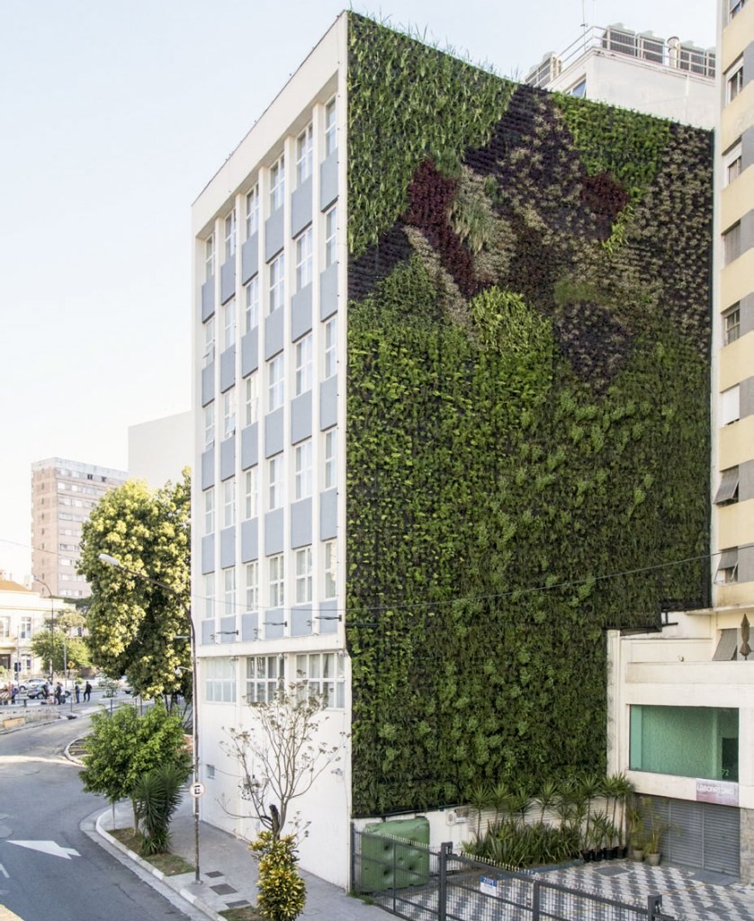 O verde revitalizou prédios próximos ao Minhocão, em São Paulo.