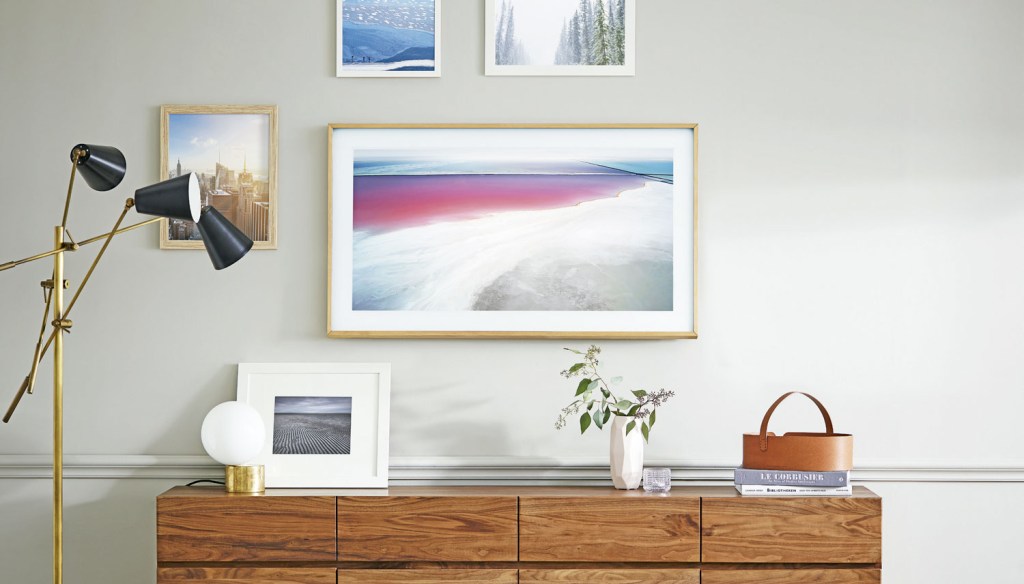 Criação do estúdio Fuse Project, a Samsung the Frame funciona como TV e quadro na parede ao mesmo tempo.