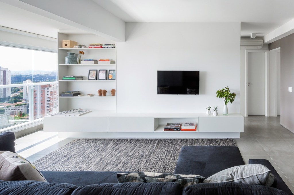 Sala de estar com decoração minimalista e clean